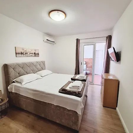 Appartamento Hortenzija *